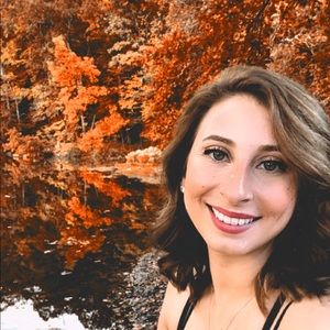 Meet your Posher, Joelle